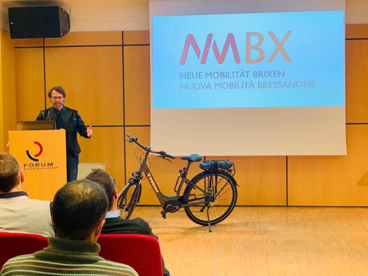 Gerold Siller Übergabe EBikes Mobilität Brixen